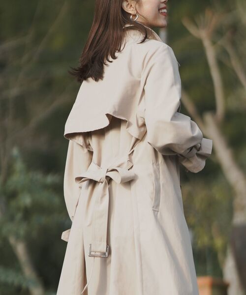 rps（アールピーエス）の「キャンディスリーブＢＩＧトレンチコート（トレンチコート・レディース・ベージュ/ベージュ系その他・M）」の6枚目の写真