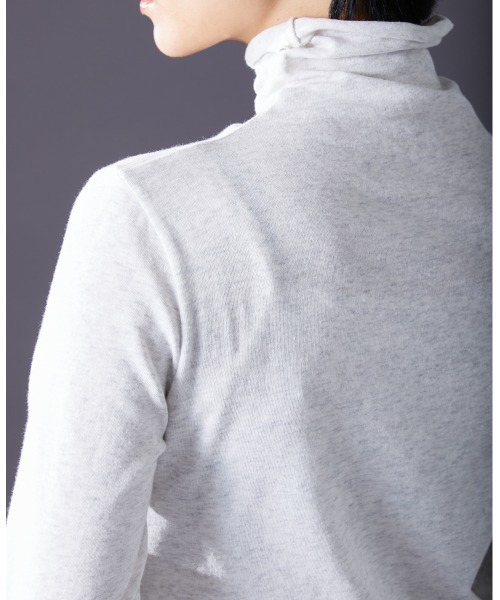 Le temps riche（ルタンリッシュ）の「ボトルハイネック長袖Ｔシャツ　UVカット　＜Le temps riche＞（Tシャツ/カットソー・レディース・杢グレー/アイボリー系/オフホワイト/ブラック・L/M）」の19枚目の写真