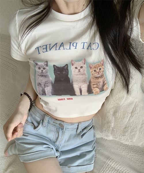 HALEY PESCA（ヘーリーペスカ）の「HALEY PESCA/ショート丈 ネコプリント デザインTシャツ（Tシャツ/カットソー・レディース・ホワイト・MEDIUM/LARGE）」の5枚目の写真