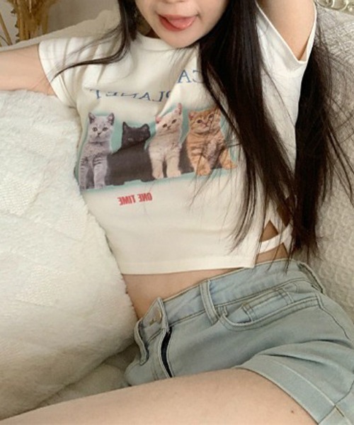 HALEY PESCA（ヘーリーペスカ）の「HALEY PESCA/ショート丈 ネコプリント デザインTシャツ（Tシャツ/カットソー・レディース・ホワイト・MEDIUM/LARGE）」の8枚目の写真