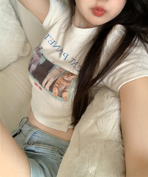 HALEY PESCA（ヘーリーペスカ）の「HALEY PESCA/ショート丈 ネコプリント デザインTシャツ（Tシャツ/カットソー・レディース・ホワイト・MEDIUM/LARGE）」の9枚目の写真