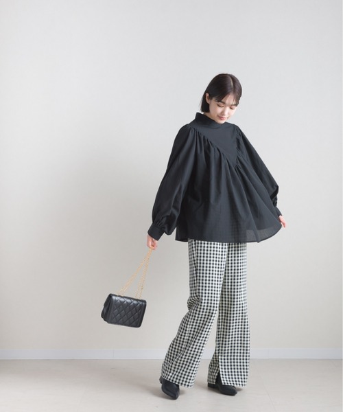 terrace(テラス)の「デコルテギャザーブラウス(シャツ/ブラウス・レディース・カーキ/ブラック・MEDIUM)」の8枚目の写真