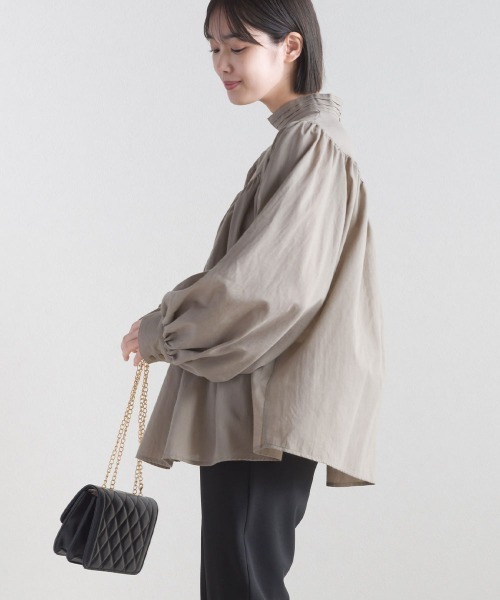 terrace(テラス)の「デコルテギャザーブラウス(シャツ/ブラウス・レディース・カーキ/ブラック・MEDIUM)」の10枚目の写真
