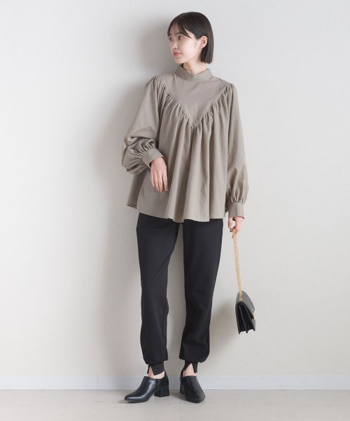 terrace(テラス)の「デコルテギャザーブラウス(シャツ/ブラウス・レディース・カーキ/ブラック・MEDIUM)」の13枚目の写真