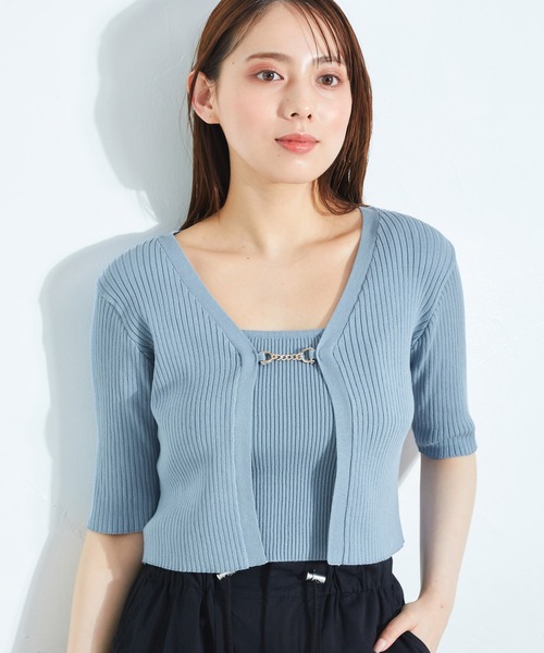 INGNI(イング)の「フロントチェーン付半袖ボレロニット+キャミSET(アンサンブル・レディース・ブラック/サックスブルー/ライトグリーン/アイボリー・M)」の4枚目の写真