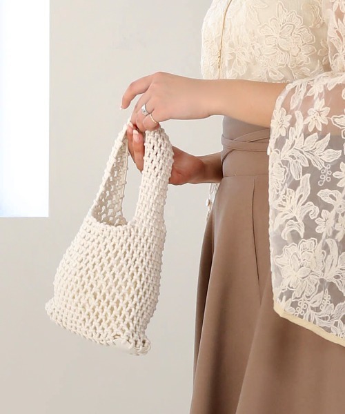 Bab（バブ）の「手編みニットハンドバッグ（ハンドバッグ・レディース・グリーン/イエロー/ベージュ/ホワイト/ブラック・ONESIZE）」の6枚目の写真