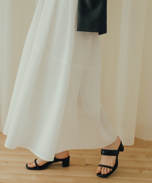 SENSE OF PLACE by URBAN RESEARCH(センスオブプレイスバイアーバンリサーチ)の「エンボスタックフレアスカート(スカート・レディース・ライトブルー/オフホワイト/ブラック・ONE)」の4枚目の写真