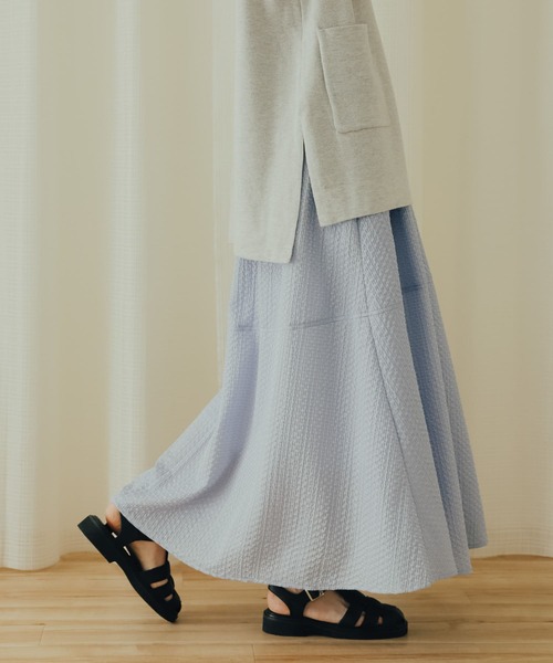 SENSE OF PLACE by URBAN RESEARCH(センスオブプレイスバイアーバンリサーチ)の「エンボスタックフレアスカート(スカート・レディース・ライトブルー/オフホワイト/ブラック・ONE)」の14枚目の写真