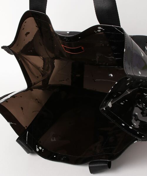 KiU(キウ)の「KiU/キウ PVC クリアバッグ ビッグトートバッグ スプラッシュブラック K334-135(トートバッグ・メンズ・ホワイト・FREE)」の9枚目の写真