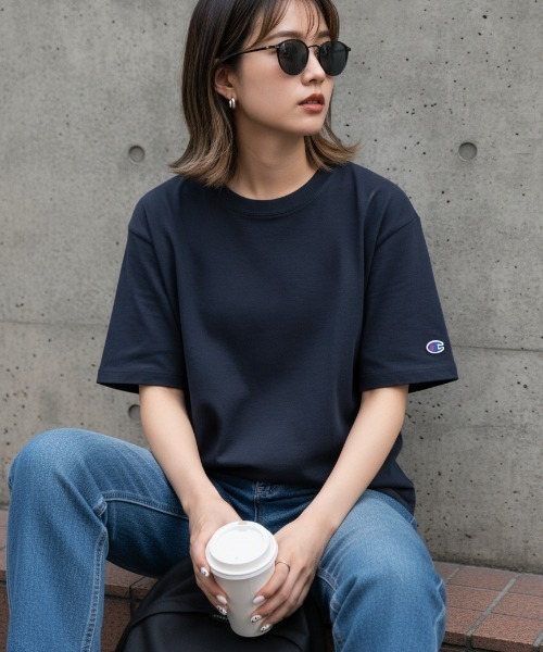Champion（チャンピオン）の「【Champion/チャンピオン】T2102 Heritage 7oz. Jersey T-Shirt 　半袖　Tシャツ　ビッグシルエット（Tシャツ/カットソー・メンズ・ブラック/ヘザーグレー/ライトグレー/ホワイト/ネイビー・SMALL/MEDIUM/LARGE/XX-LARGE/X-LARGE）」の5枚目の写真