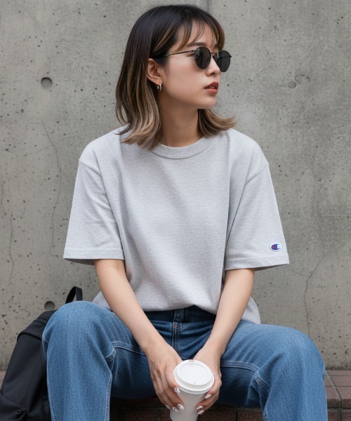 Champion（チャンピオン）の「【Champion/チャンピオン】T2102 Heritage 7oz. Jersey T-Shirt 　半袖　Tシャツ　ビッグシルエット（Tシャツ/カットソー・メンズ・ブラック/ヘザーグレー/ライトグレー/ホワイト/ネイビー・SMALL/MEDIUM/LARGE/XX-LARGE/X-LARGE）」の4枚目の写真