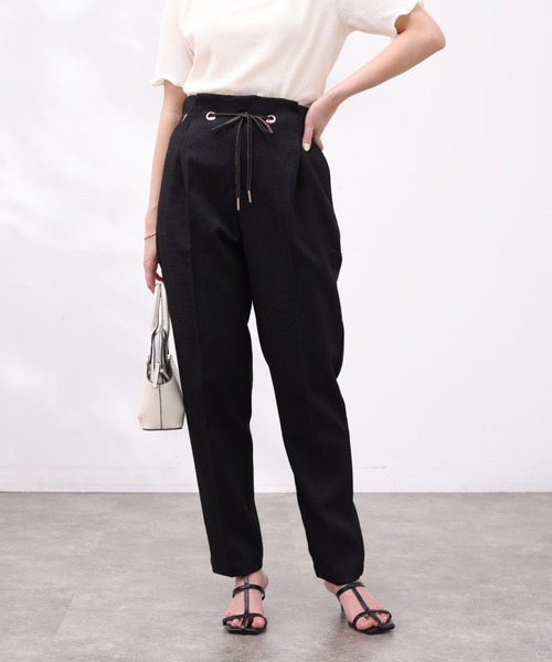 Chez toi(シェトワ)の「ハトメリボンブッチャーテーパードパンツ(その他パンツ・レディース・グレイッシュベージュ/イエロー/ブラック/カーキ・FREE)」の1枚目の写真