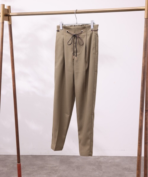 Chez toi(シェトワ)の「ハトメリボンブッチャーテーパードパンツ(その他パンツ・レディース・グレイッシュベージュ/イエロー/ブラック/カーキ・FREE)」の8枚目の写真