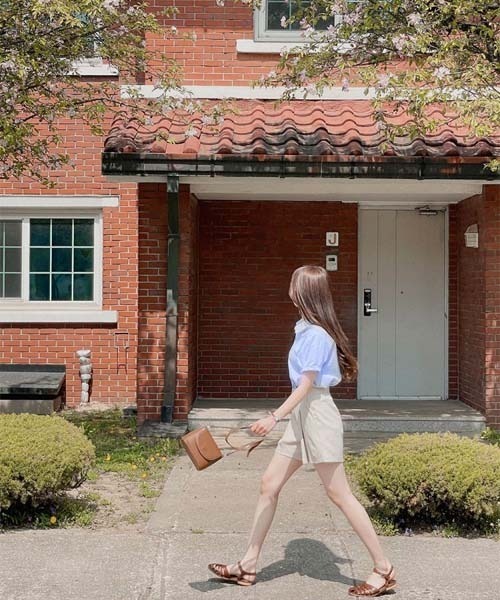 SONA（ソナ）の「SONA 半袖ロールアップデイリーシャツ（シャツ/ブラウス・レディース・ピンク/スカイブルー/ホワイト・FREE）」の9枚目の写真