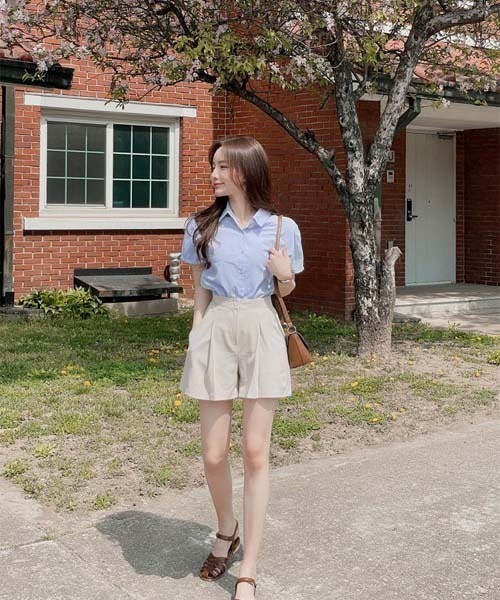 SONA（ソナ）の「SONA 半袖ロールアップデイリーシャツ（シャツ/ブラウス・レディース・ピンク/スカイブルー/ホワイト・FREE）」の4枚目の写真