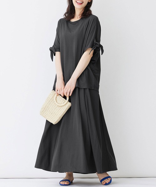 Viola e Viola（ヴィオラエヴィオラ）の「ひんやり冷感袖リボントップス（Tシャツ/カットソー・レディース・チャコールグレー/グレイッシュブルー/ダークオレンジ・L/M/LL/3L）」の4枚目の写真