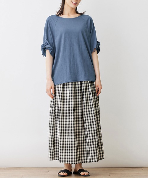 Viola e Viola（ヴィオラエヴィオラ）の「ひんやり冷感袖リボントップス（Tシャツ/カットソー・レディース・チャコールグレー/グレイッシュブルー/ダークオレンジ・L/M/LL/3L）」の6枚目の写真