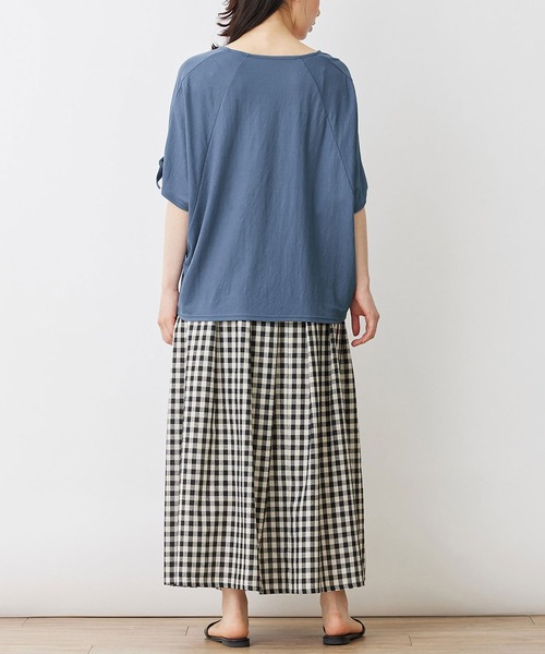 Viola e Viola（ヴィオラエヴィオラ）の「ひんやり冷感袖リボントップス（Tシャツ/カットソー・レディース・チャコールグレー/グレイッシュブルー/ダークオレンジ・L/M/LL/3L）」の8枚目の写真