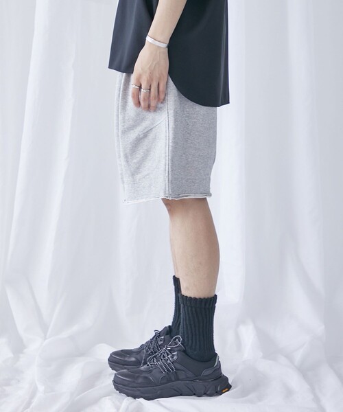 PUBLIC TOKYO（パブリックトウキョウ）の「スーピマスウェットバルーンショーツ（スウェットパンツ・メンズ・グレー/ブラック・1/2）」の18枚目の写真
