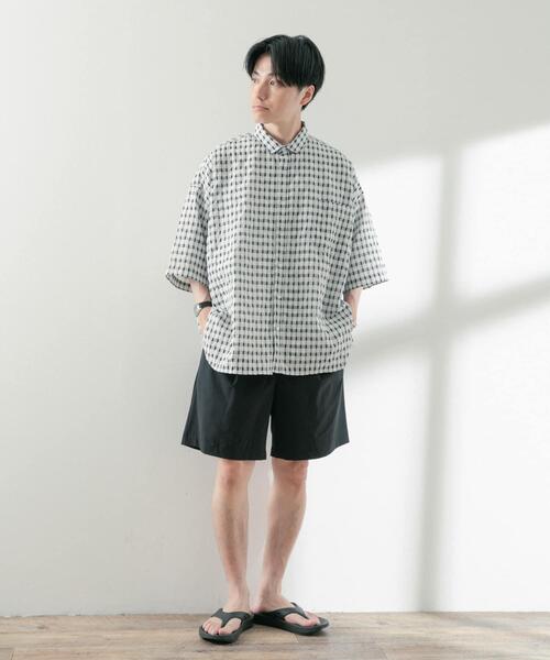 ITEMS URBANRESEARCH（アイテムズ アーバンリサーチ）の「シルキーナイロン 多機能 ショートパンツ（その他パンツ・メンズ・ネイビー/ブラック/チャコールグレー・MEDIUM/LARGE）」の22枚目の写真
