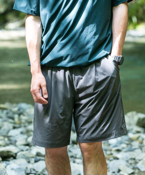 ITEMS URBANRESEARCH（アイテムズ アーバンリサーチ）の「シルキーナイロン 多機能 ショートパンツ（その他パンツ・メンズ・ネイビー/ブラック/チャコールグレー・MEDIUM/LARGE）」の10枚目の写真