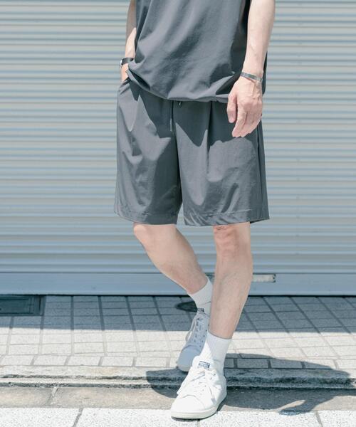 ITEMS URBANRESEARCH（アイテムズ アーバンリサーチ）の「シルキーナイロン 多機能 ショートパンツ（その他パンツ・メンズ・ネイビー/ブラック/チャコールグレー・MEDIUM/LARGE）」の16枚目の写真