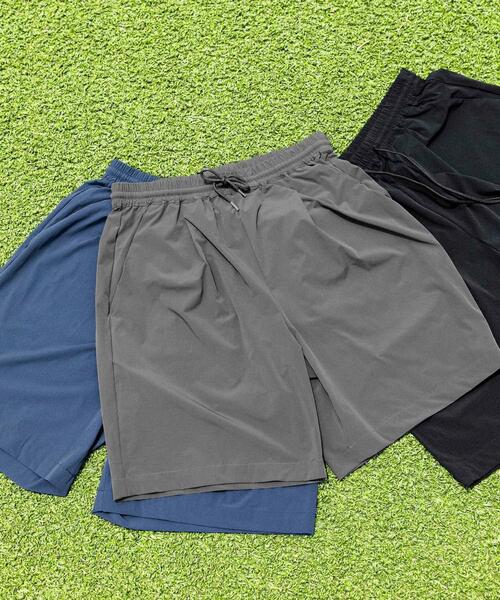 ITEMS URBANRESEARCH（アイテムズ アーバンリサーチ）の「シルキーナイロン 多機能 ショートパンツ（その他パンツ・メンズ・ネイビー/ブラック/チャコールグレー・MEDIUM/LARGE）」の18枚目の写真