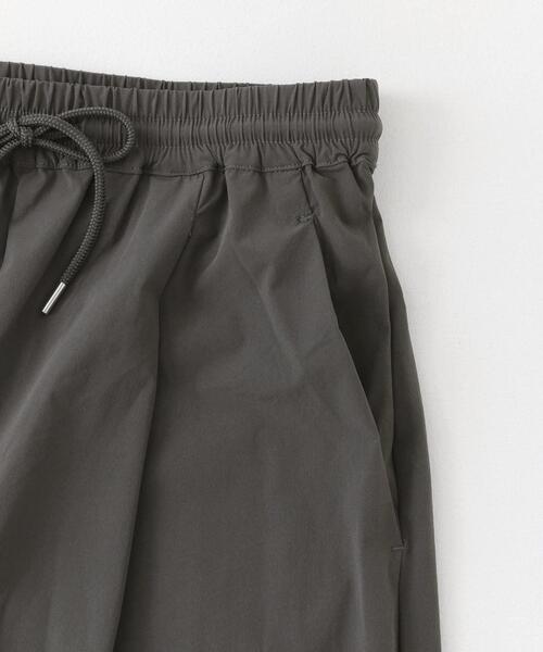 ITEMS URBANRESEARCH（アイテムズ アーバンリサーチ）の「シルキーナイロン 多機能 ショートパンツ（その他パンツ・メンズ・ネイビー/ブラック/チャコールグレー・MEDIUM/LARGE）」の20枚目の写真