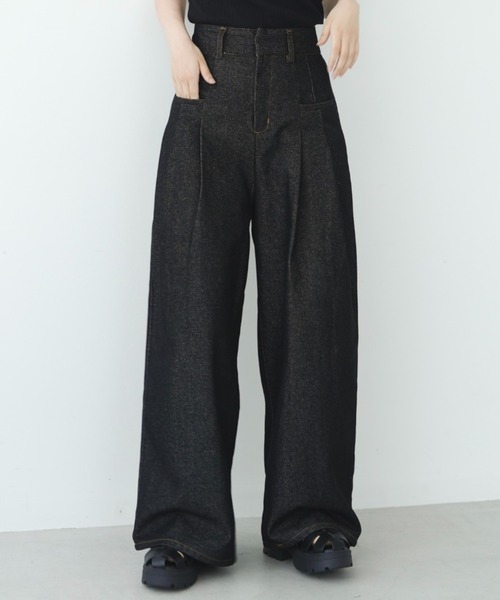 IROHANI(イロハニ)の「バルーンデニムパンツ(デニムパンツ・レディース・ブラック/ネイビー・FREE)」の2枚目の写真