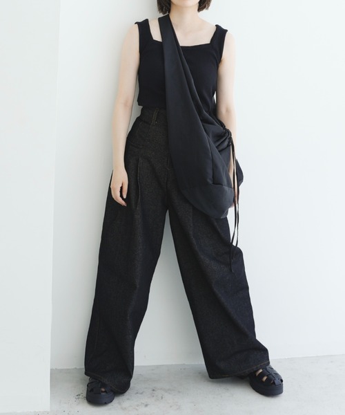 IROHANI(イロハニ)の「バルーンデニムパンツ(デニムパンツ・レディース・ブラック/ネイビー・FREE)」の8枚目の写真