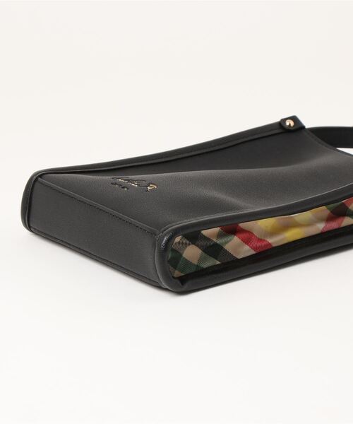 Arnold Palmer(アーノルドパーマー)の「フェイクレザー パーマ―チェック 切替 スマホ ショルダーバッグ(ショルダーバッグ・レディース・ブラウン/ブラック・F)」の17枚目の写真