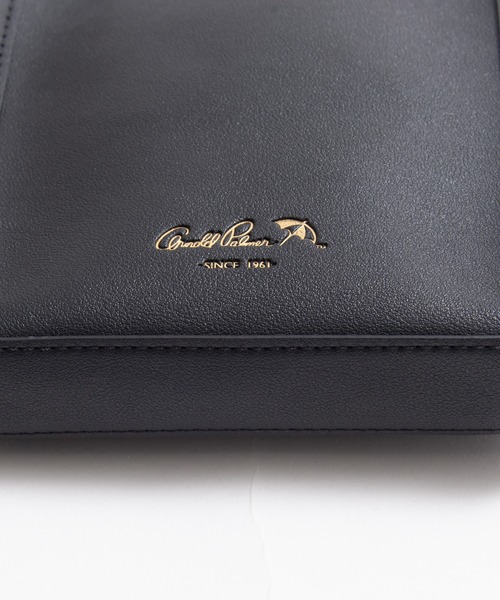 Arnold Palmer(アーノルドパーマー)の「フェイクレザー パーマ―チェック 切替 スマホ ショルダーバッグ(ショルダーバッグ・レディース・ブラウン/ブラック・F)」の8枚目の写真