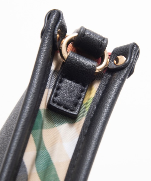 Arnold Palmer(アーノルドパーマー)の「フェイクレザー パーマ―チェック 切替 スマホ ショルダーバッグ(ショルダーバッグ・レディース・ブラウン/ブラック・F)」の10枚目の写真