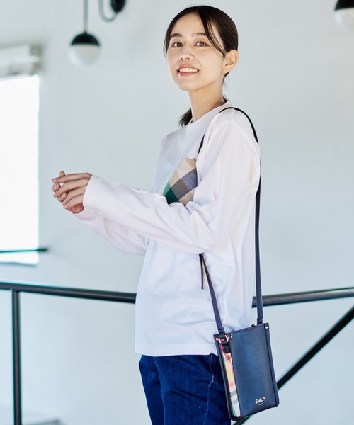 Arnold Palmer(アーノルドパーマー)の「フェイクレザー パーマ―チェック 切替 スマホ ショルダーバッグ(ショルダーバッグ・レディース・ブラウン/ブラック・F)」の13枚目の写真