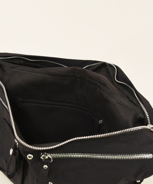 えむぅ マルチポケットクロスボディバッグ　完売品 ZARA ザラ マルチポケットクロスボディバッグ 完売品