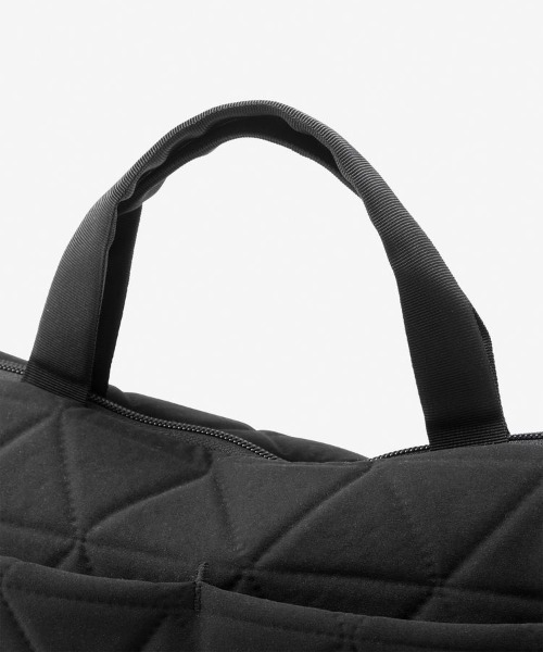 THE NORTH FACE(ザノースフェイス)の「【THE NORTH FACE/ザ ノースフェイス】GEOFACE BOX TOTE(トートバッグ・メンズ・ブラック/グレー/ホワイト/グレー系その他/カーキ/グリーン系その他/アイボリー/ピンク/ブルー・FREE)」の11枚目の写真