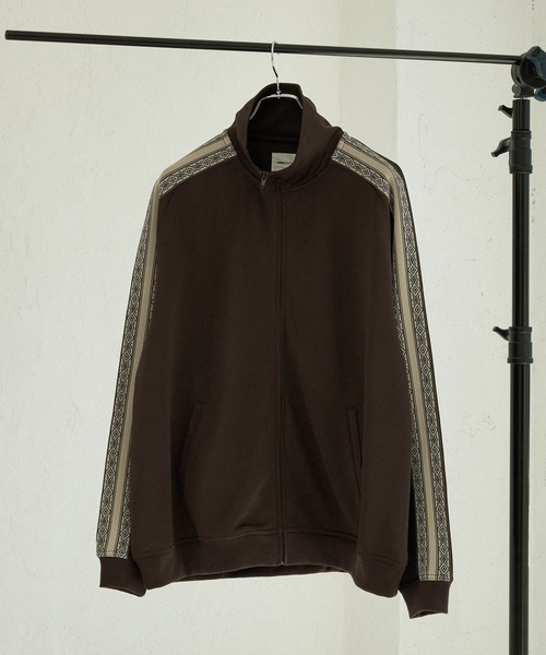 EMMA CLOTHES(エマクローズ)の「サイドラインノルディックパターン トラックジャケット(ジャージ・メンズ・ブラウン/ブラック/グレー/グリーン系/グリーン/ブルー・M/L)」の15枚目の写真