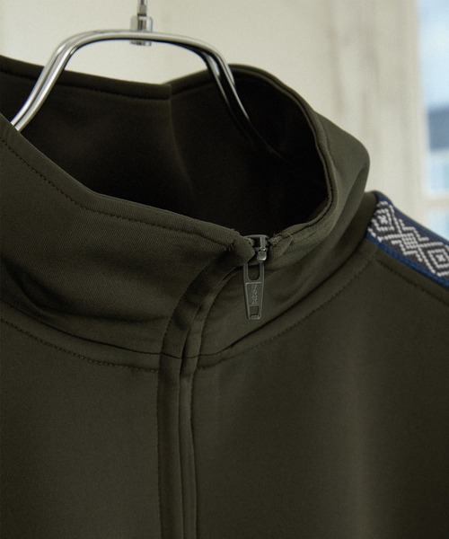 EMMA CLOTHES(エマクローズ)の「サイドラインノルディックパターン トラックジャケット(ジャージ・メンズ・ブラウン/ブラック/グレー/グリーン系/グリーン/ブルー・M/L)」の20枚目の写真