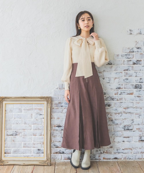 mysty woman（ミスティウーマン）の「ボウタイキリカエ2wayニット　986379（ニット/セーター・レディース・グレイッシュブルー/アイボリー/ブラック・FREE）」の22枚目の写真