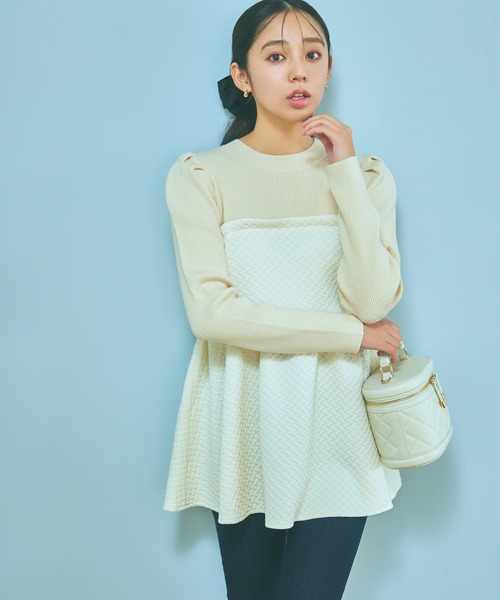 mysty woman(ミスティウーマン)の「カットジャガードペプラムプルオーバー 985724(Tシャツ/カットソー・レディース・アイボリー/ブラック/グレー系その他・FREE)」の1枚目の写真