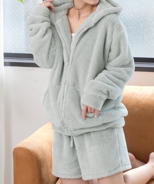 ad thie（アドティエ）の「ボア パーカー＆ショートパンツ ルームウェア セットアップ（ルームウェア/パジャマ・レディース・ブルー/ミント/オフホワイト/ピンク/ブラック/チャコール/ナチュラル/ネイビー・FREE）」の5枚目の写真