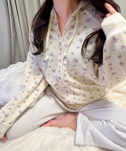 JEMORGAN（ジェーイーモーガン）の「【JEMORGAN / ジェーイーモーガン】ワッフル花柄フルジップパーカー（パーカー・レディース・ブルー系/ピンク系/ラベンダー/パープル系/ピンク系1・FREE）」の7枚目の写真