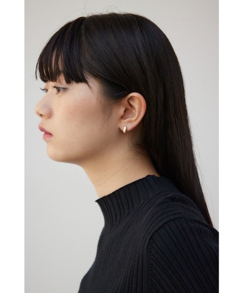 AZUL by moussy(アズールバイマウジー)の「コンビネーションリングイヤーカフセット(ピアス(両耳用)・レディース・アイボリー/ライトグリーン・FREE)」の3枚目の写真