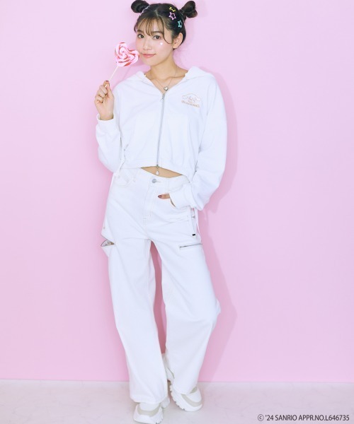 marun(マルン)の「<大きいサイズ> シナモロールクロップド丈パーカー marun(パーカー・レディース・ホワイト/グレー・L/LL/3L/4L/5L)」の9枚目の写真