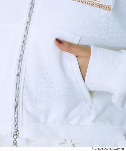 marun(マルン)の「<大きいサイズ> シナモロールクロップド丈パーカー marun(パーカー・レディース・ホワイト/グレー・L/LL/3L/4L/5L)」の20枚目の写真