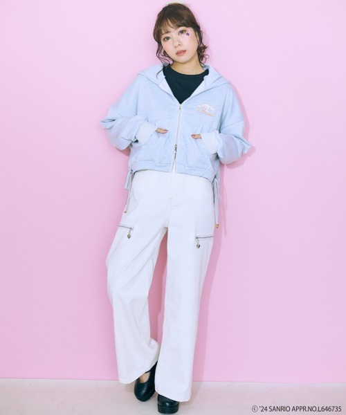 marun(マルン)の「<大きいサイズ> シナモロールクロップド丈パーカー marun(パーカー・レディース・ホワイト/グレー・L/LL/3L/4L/5L)」の8枚目の写真