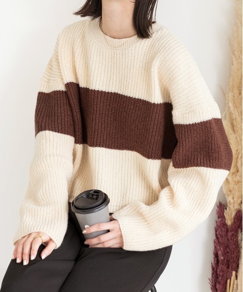 ad thie（アドティエ）の「ショート・ざっくり編み ボーダーニット（ニット/セーター・レディース・ブラック/ブラウン/ライトブルー・FREE）」の2枚目の写真