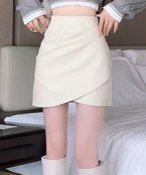 gossip!ロサンゼルス(ゴシップロサンゼルス)の「PUレザー ドレープミニスカート(スカート・レディース・ブラウン/アイボリー/ブラック・S/M/L)」の4枚目の写真