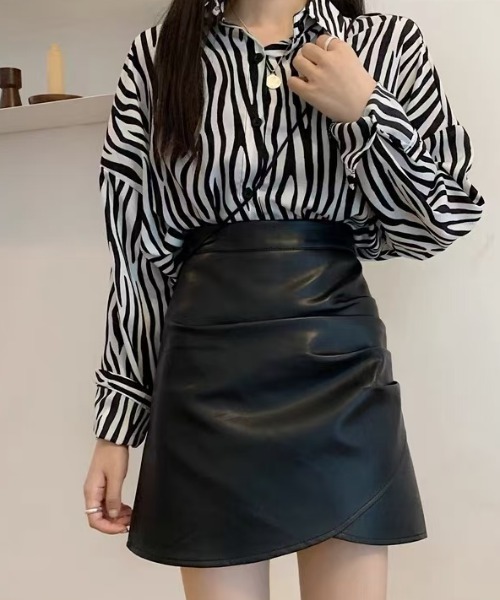 gossip!ロサンゼルス(ゴシップロサンゼルス)の「PUレザー ドレープミニスカート(スカート・レディース・ブラウン/アイボリー/ブラック・S/M/L)」の8枚目の写真