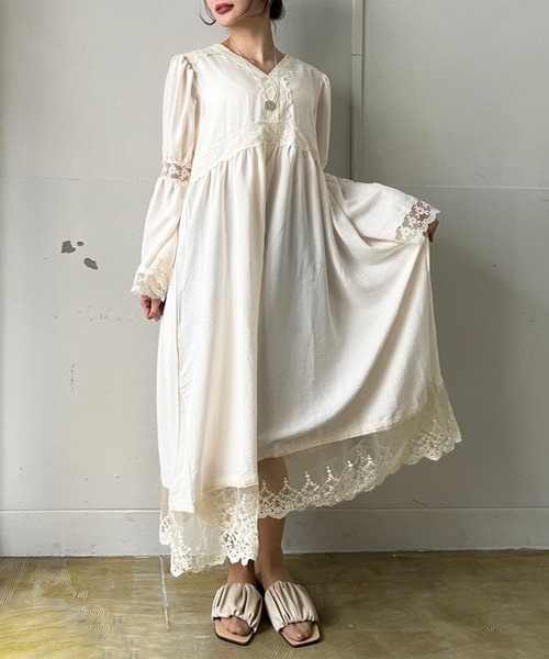 Jewelobe(ジュエローブ)の「ギャザーフラットサンダル(サンダル・レディース・ブラック/アイボリー/シルバー/ゴールド・XL/L/M/S)」の8枚目の写真